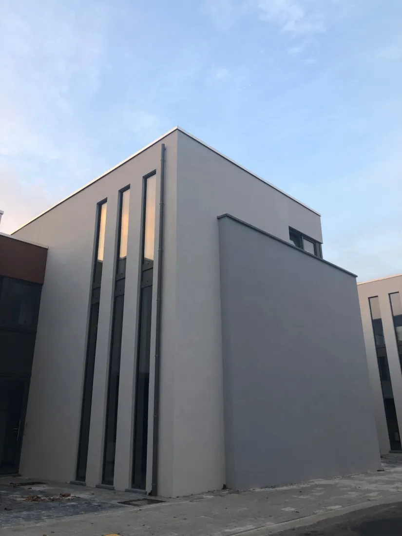 7 logements et 5 rez commerciaux à Farciennes