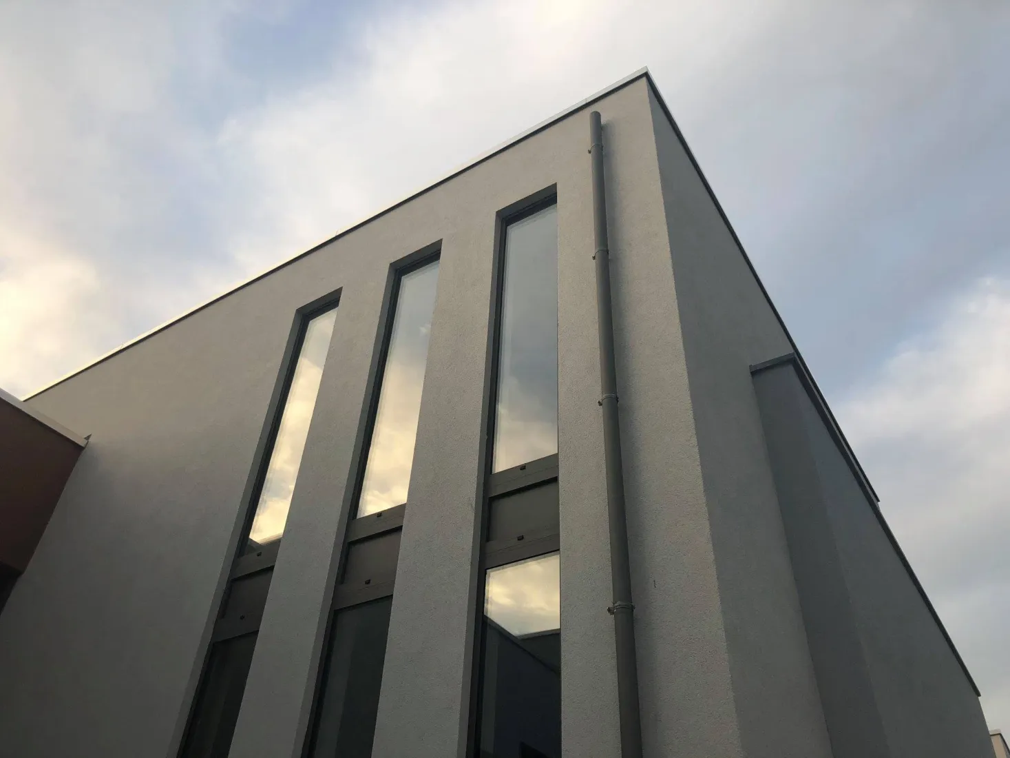 7 logements et 5 rez commerciaux à Farciennes