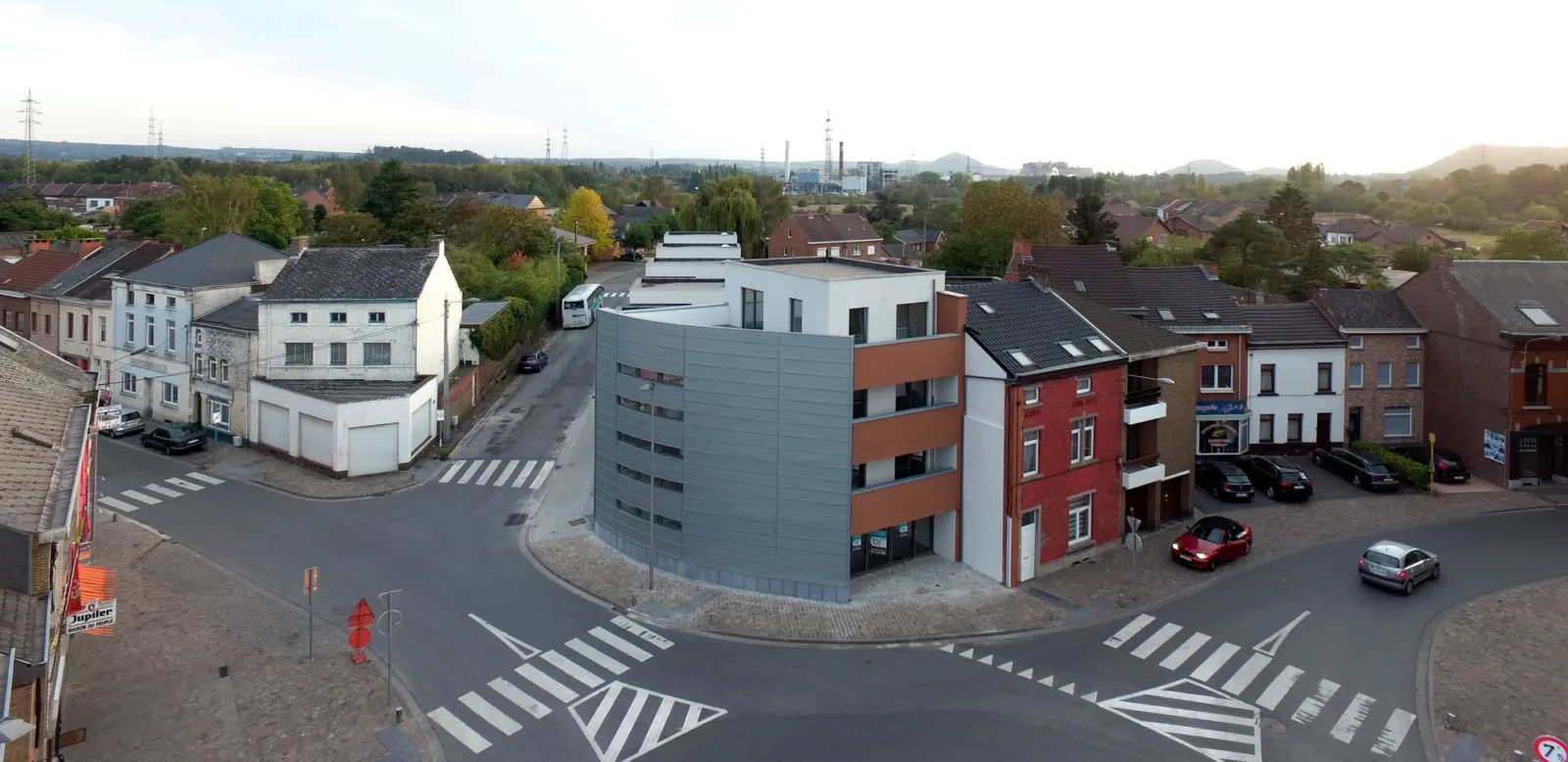 7 logements et 5 rez commerciaux à Farciennes